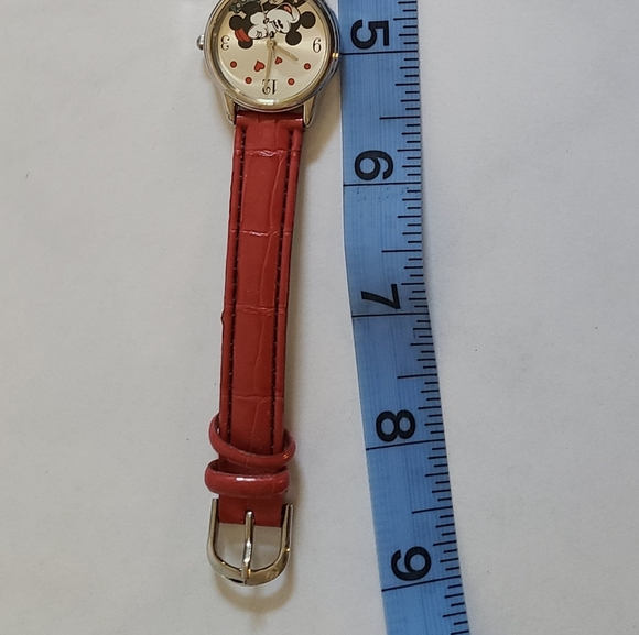 Disney Mickey & Minnie Love Watch - Picture 3 of 7
